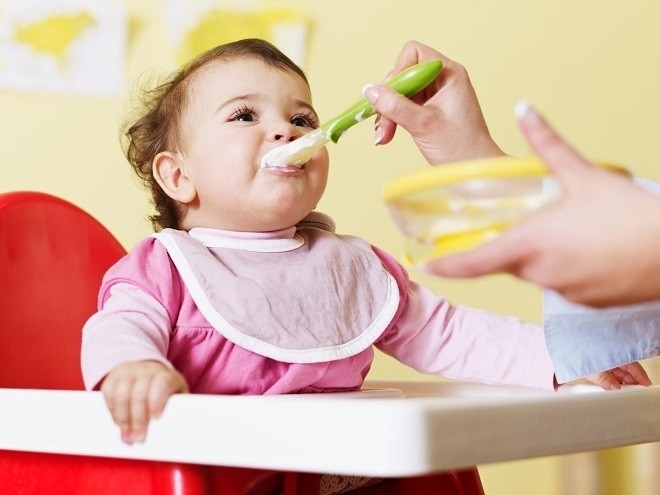 Trẻ 2 tuổi thường xuyên ngậm cơm? Đây là cách giúp trẻ chịu nhai cơm và hết biếng ăn mẹ ơi đừng lo!