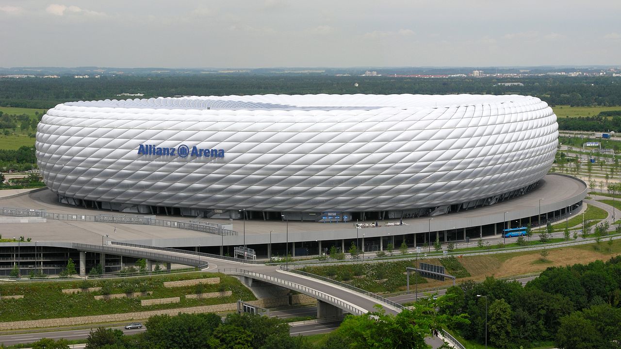 Allianz Arena - Tắc kè hoa của Châu Âu